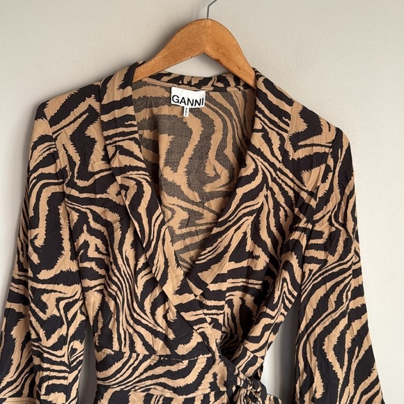 GANNI Tiger-Print Wrap Blouse Small - Picture 5 of 12